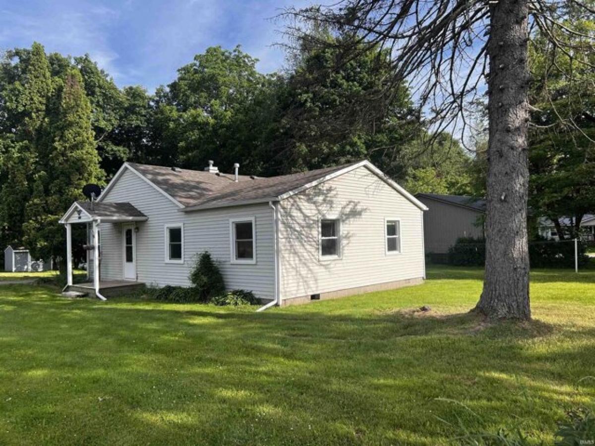 Picture of Home For Sale in Angola, Indiana, United States