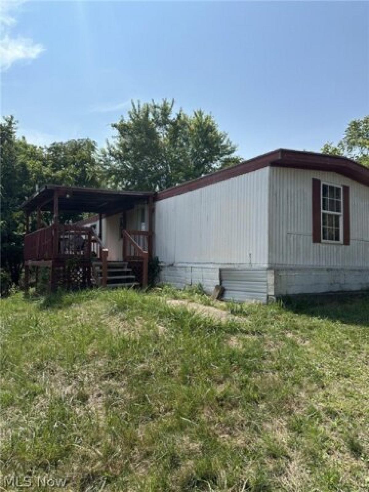 Picture of Home For Sale in Parkersburg, West Virginia, United States