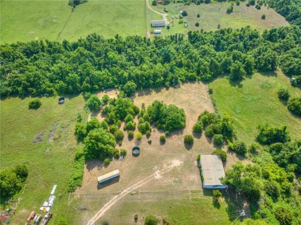 Picture of Residential Land For Sale in Crescent, Oklahoma, United States