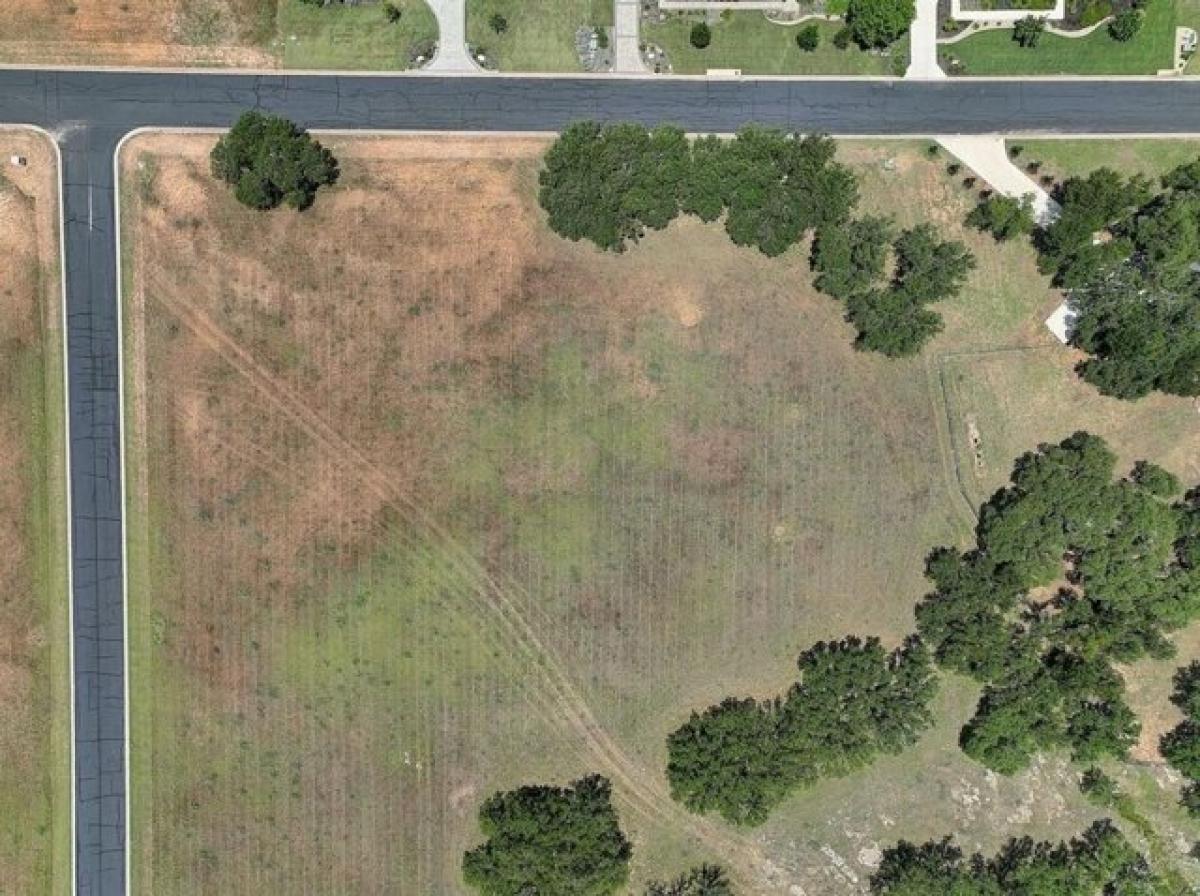 Picture of Residential Land For Sale in Spicewood, Texas, United States