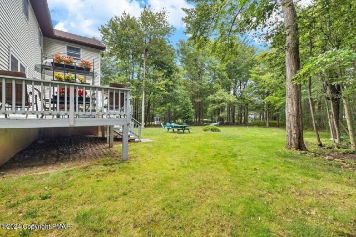 Picture of Home For Sale in Long Pond, Pennsylvania, United States