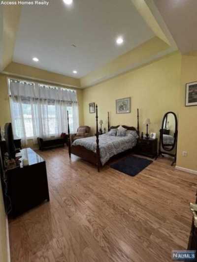 Home For Sale in North Haledon, New Jersey