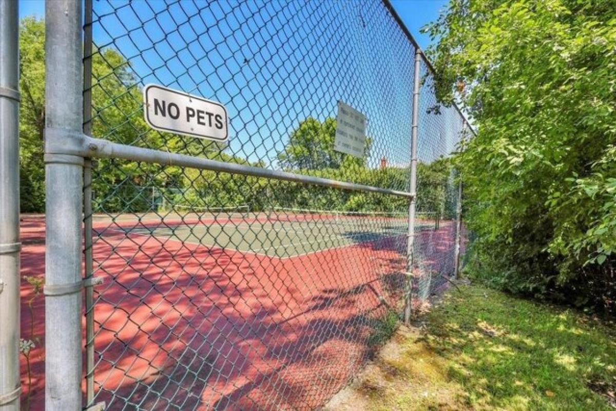 Picture of Home For Sale in Burlington, Vermont, United States