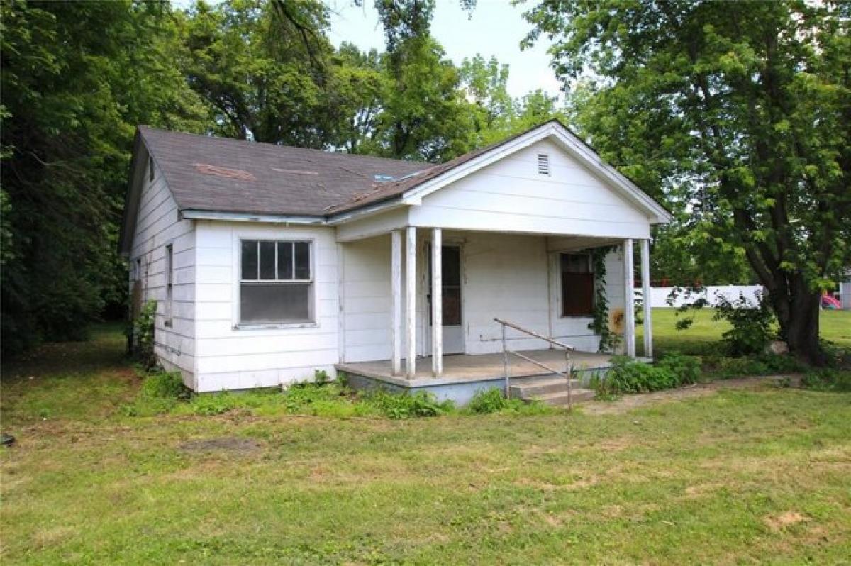 Picture of Home For Sale in Farmington, Missouri, United States