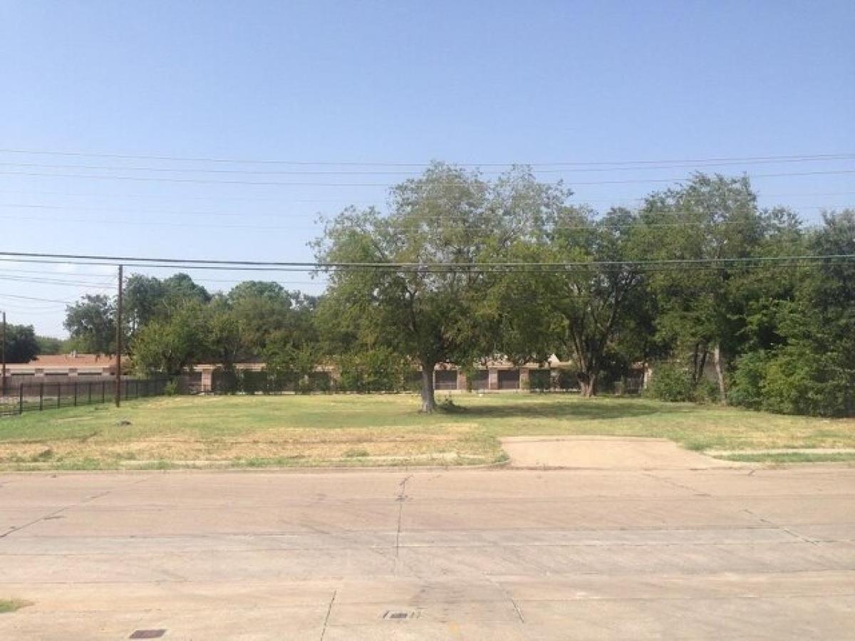 Picture of Residential Land For Sale in Irving, Texas, United States