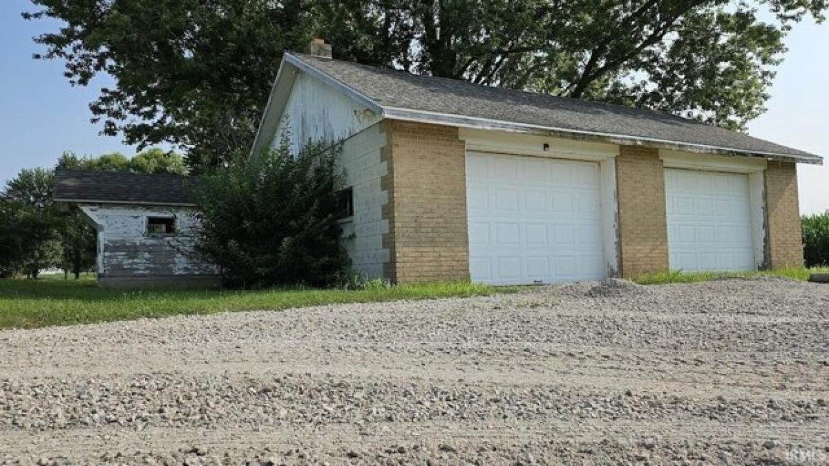 Picture of Home For Sale in New Haven, Indiana, United States