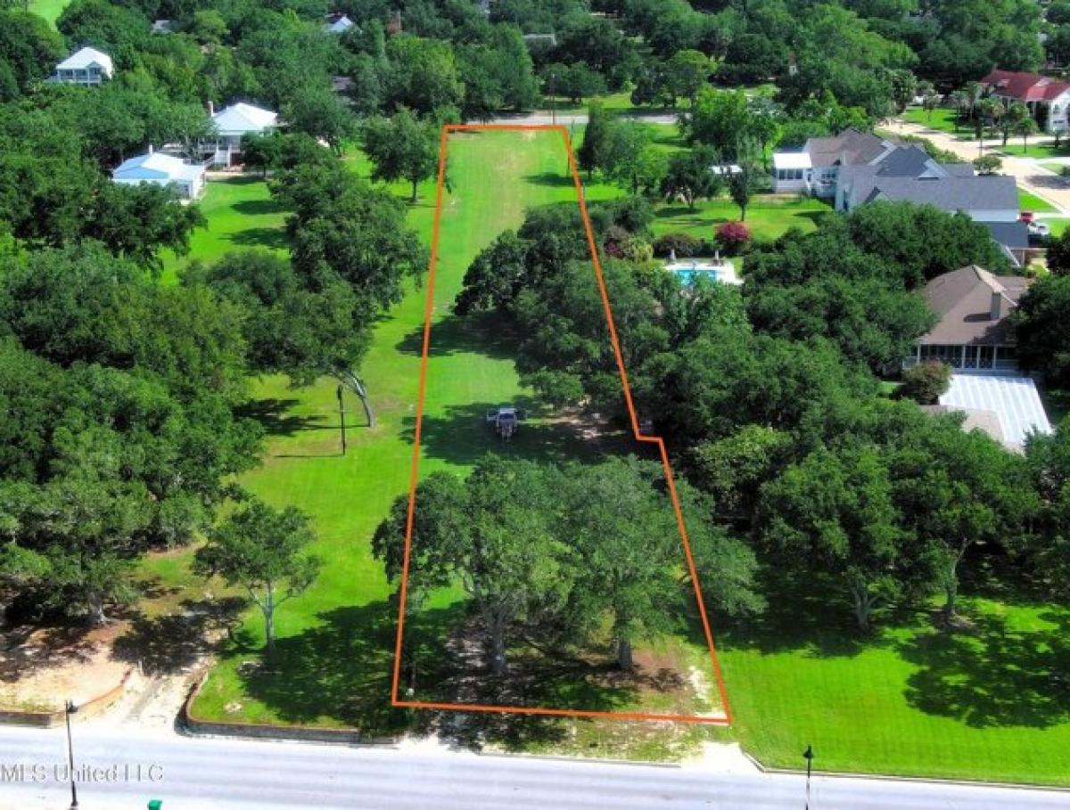 Picture of Residential Land For Sale in Pascagoula, Mississippi, United States