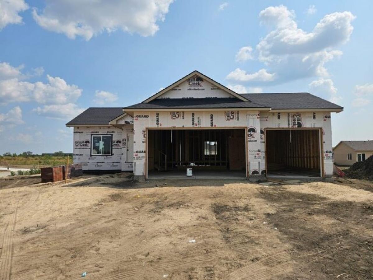 Picture of Home For Sale in Bel Aire, Kansas, United States