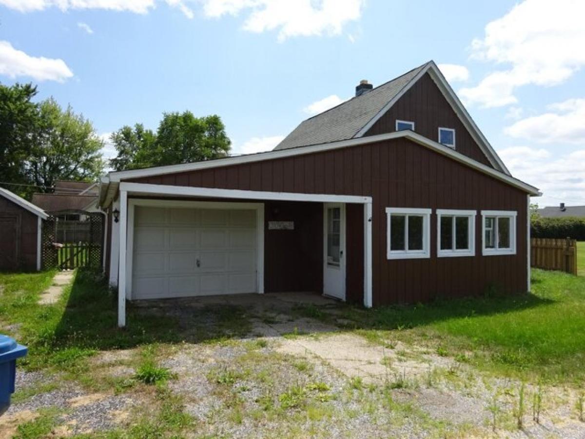 Picture of Home For Sale in Walkerton, Indiana, United States