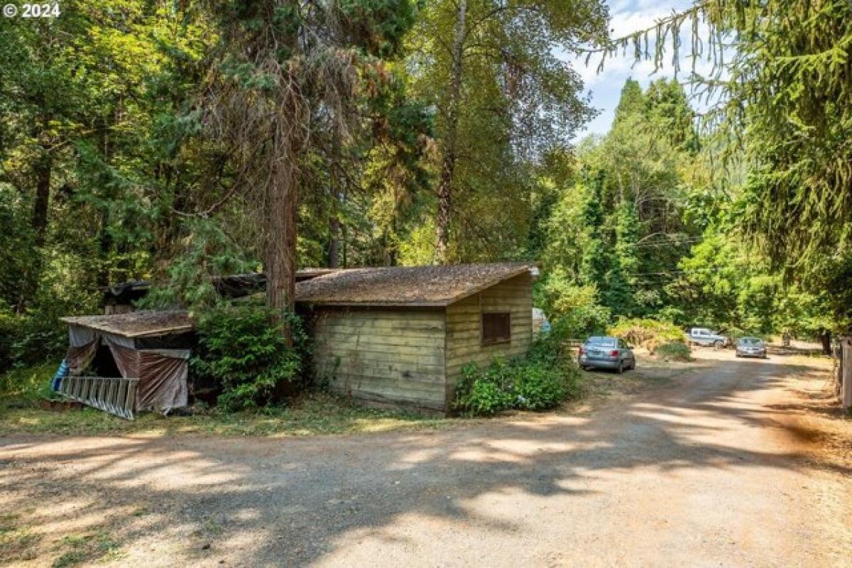 Picture of Home For Sale in Myrtle Creek, Oregon, United States