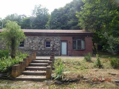 Home For Sale in East Durham, New York