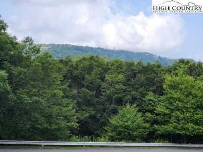 Home For Sale in Beech Mountain, North Carolina