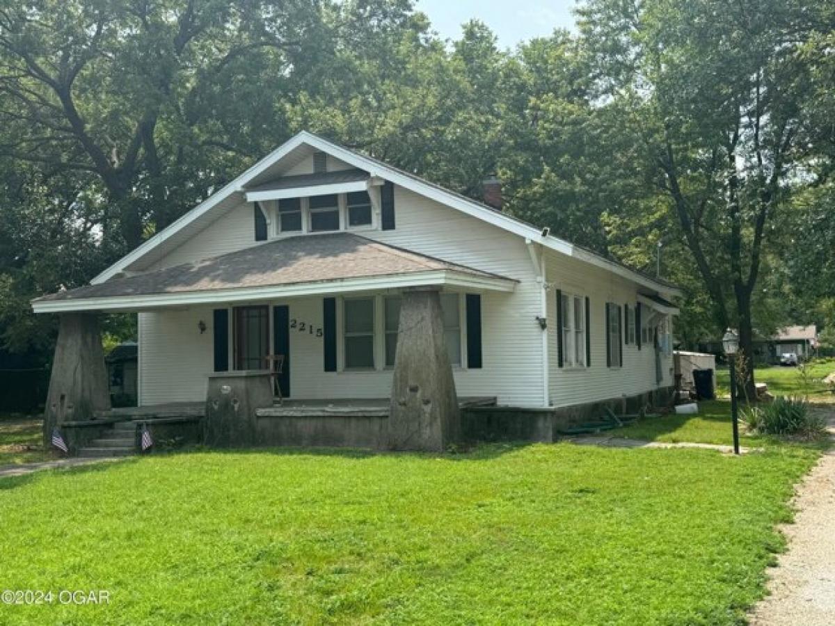 Picture of Home For Sale in Baxter Springs, Kansas, United States