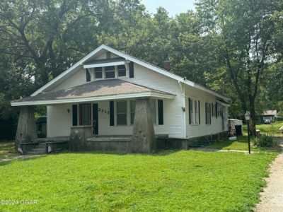 Home For Sale in Baxter Springs, Kansas