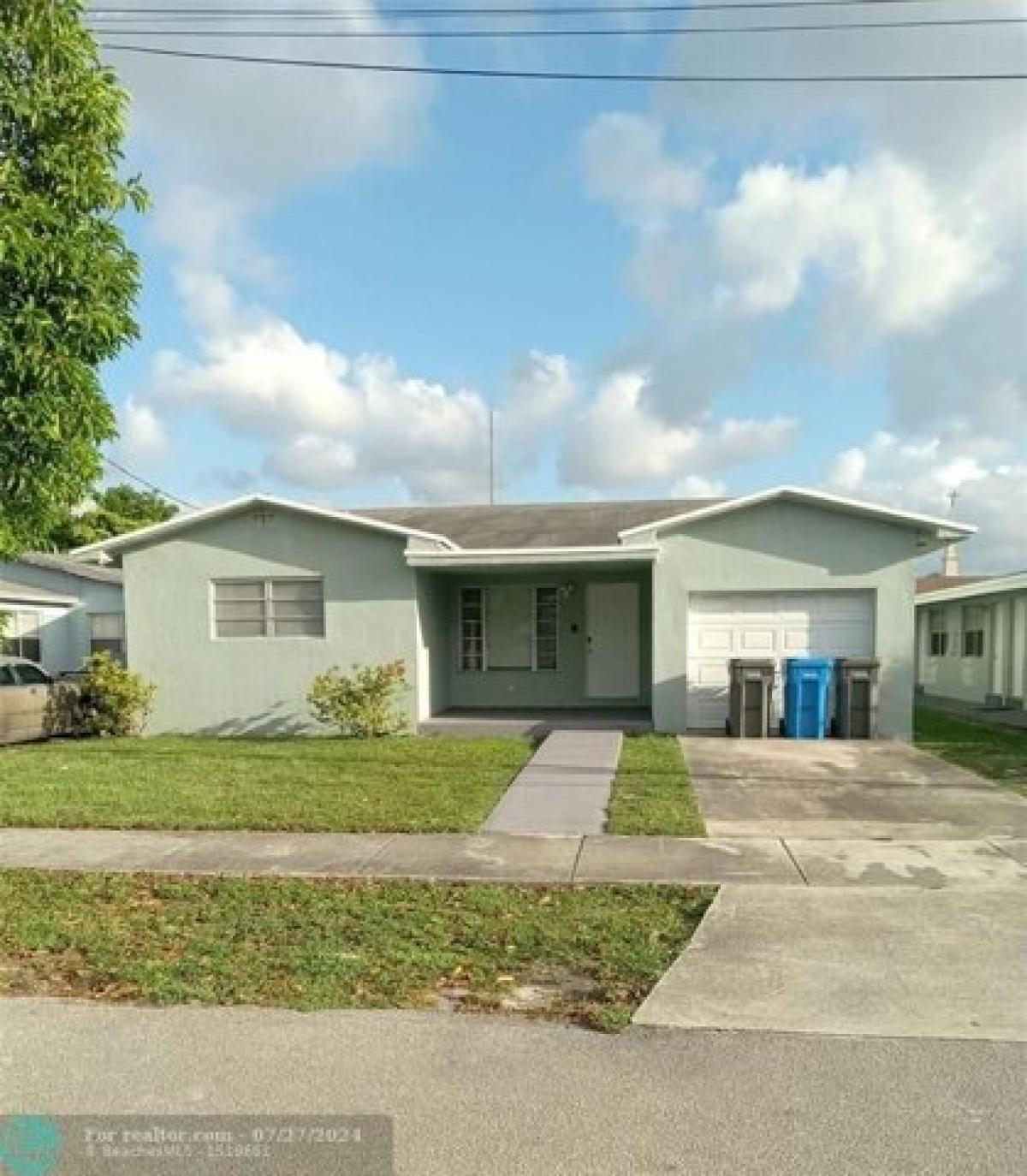 Picture of Home For Sale in West Park, Florida, United States