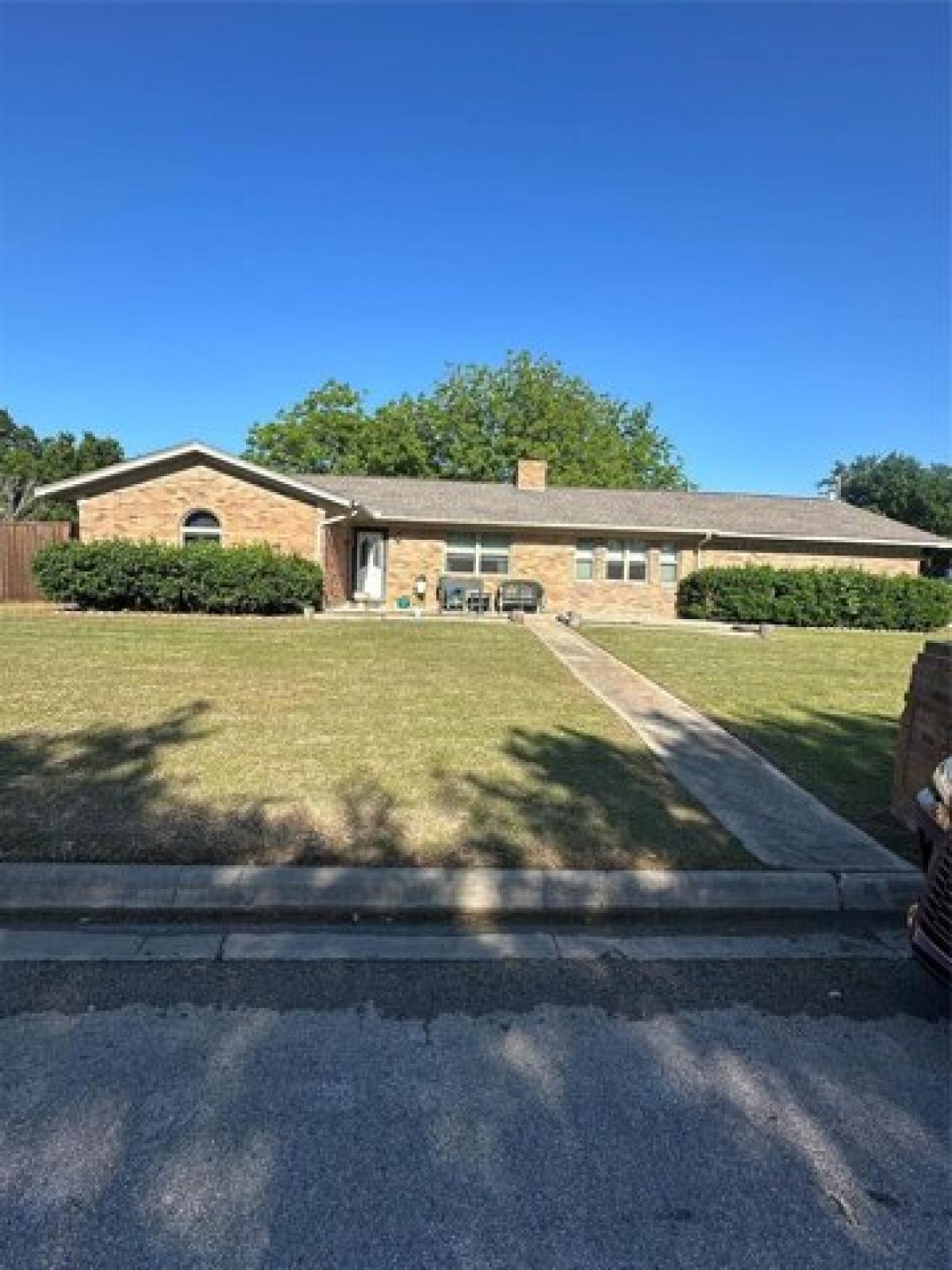 Picture of Home For Sale in Gainesville, Texas, United States