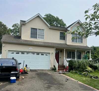 Home For Sale in Amityville, New York