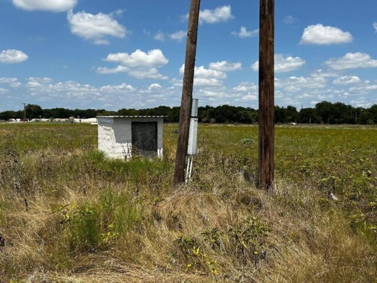 Picture of Residential Land For Sale in Comanche, Texas, United States