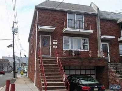 Home For Rent in North Bergen, New Jersey