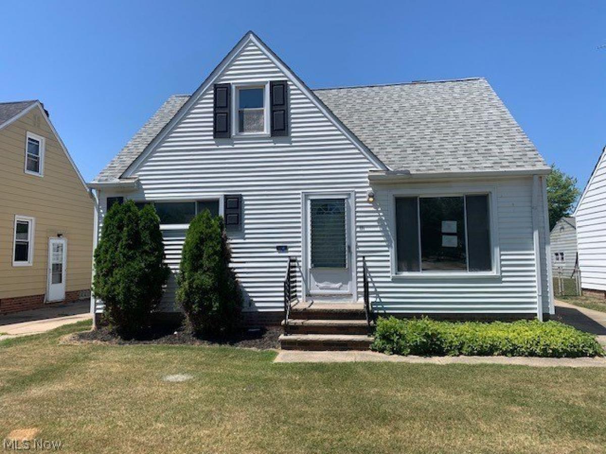 Picture of Home For Sale in Euclid, Ohio, United States