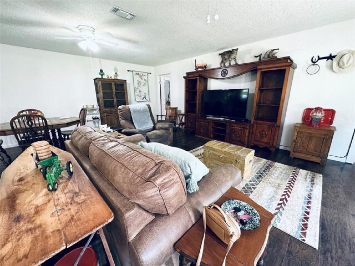 Picture of Home For Sale in Comanche, Texas, United States