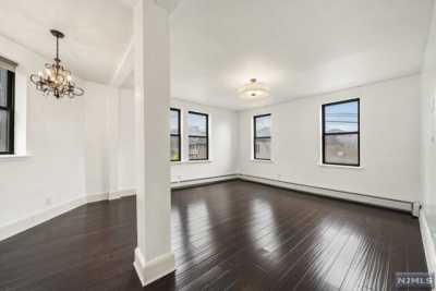 Apartment For Rent in Edgewater, New Jersey