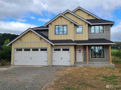 Home For Sale in Sumner, Washington