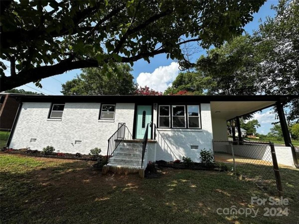 Picture of Home For Sale in Kings Mountain, North Carolina, United States