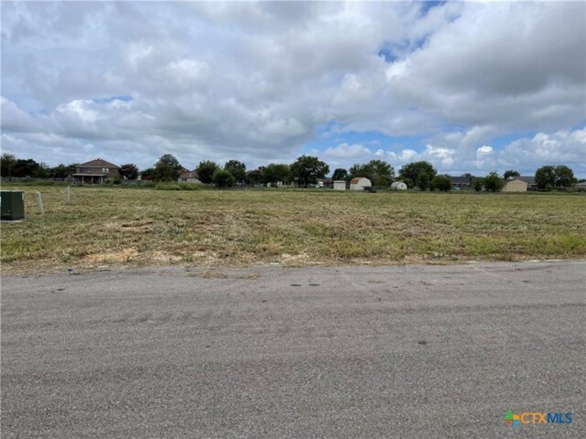 Picture of Residential Land For Sale in Seguin, Texas, United States