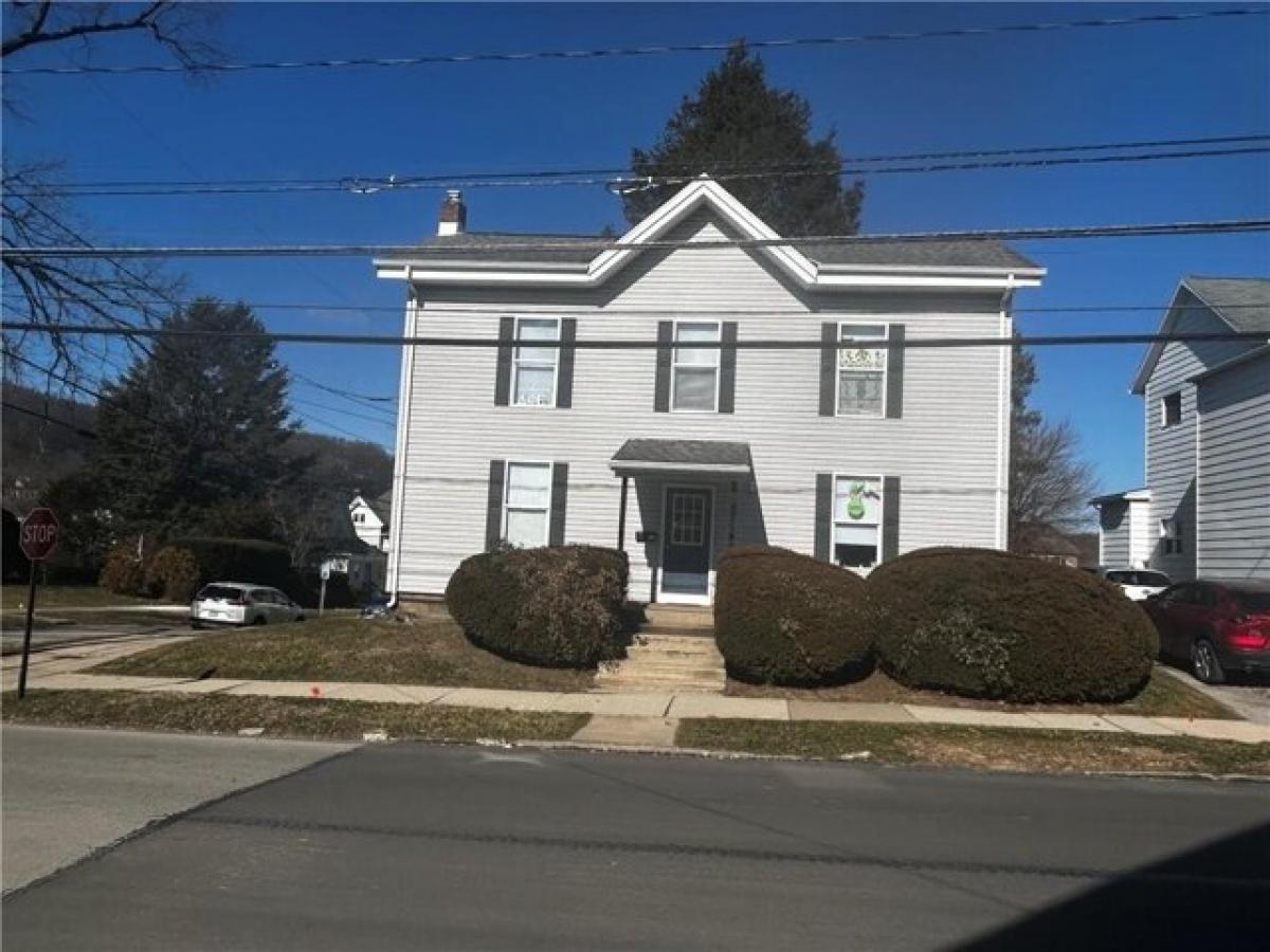 Picture of Home For Sale in Indiana, Pennsylvania, United States