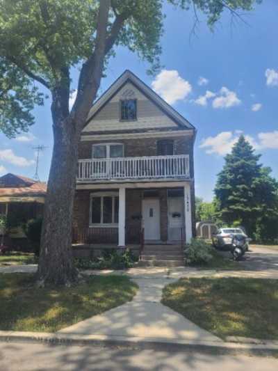 Home For Sale in Blue Island, Illinois