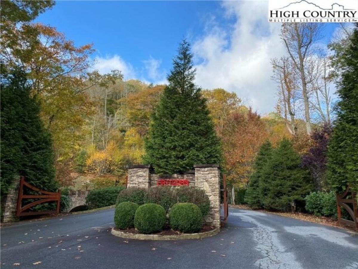 Picture of Residential Land For Sale in Blowing Rock, North Carolina, United States