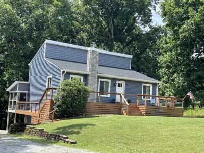 Home For Sale in Estill Springs, Tennessee