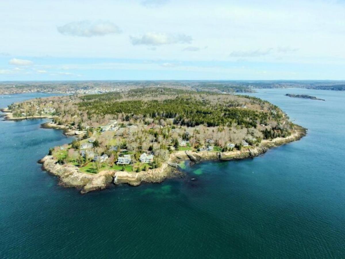 Picture of Residential Land For Sale in Boothbay Harbor, Maine, United States