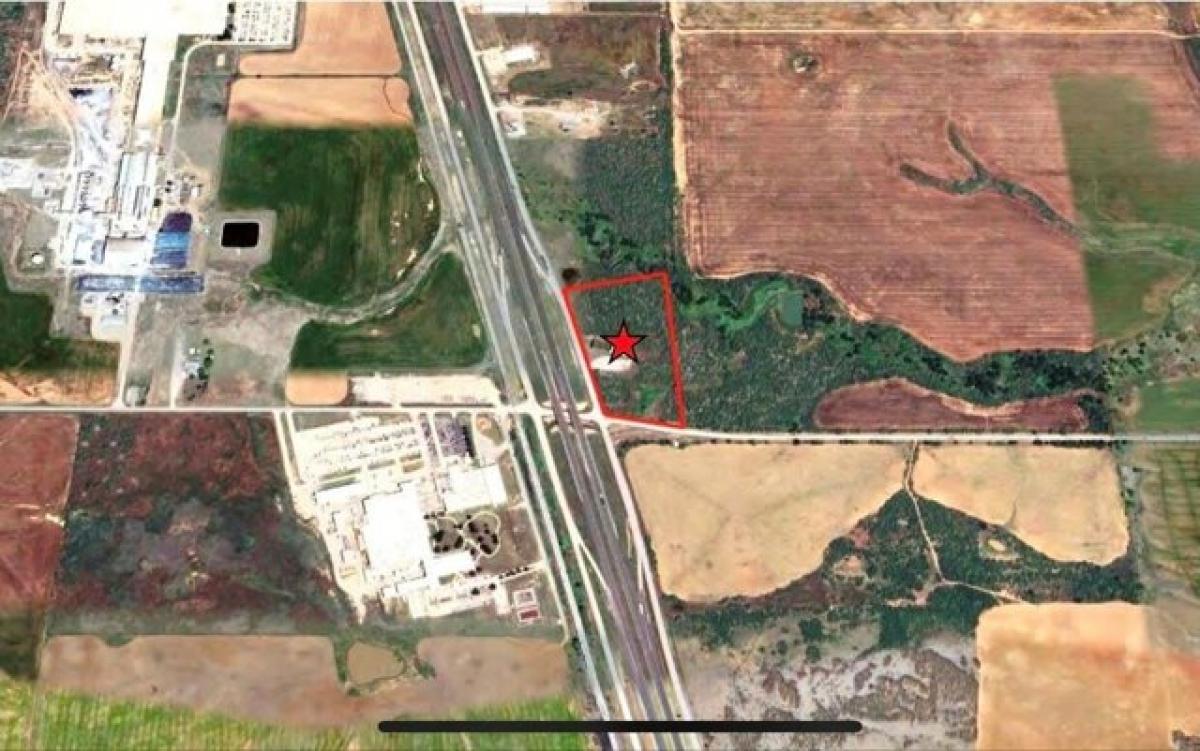 Picture of Residential Land For Sale in Wichita Falls, Texas, United States