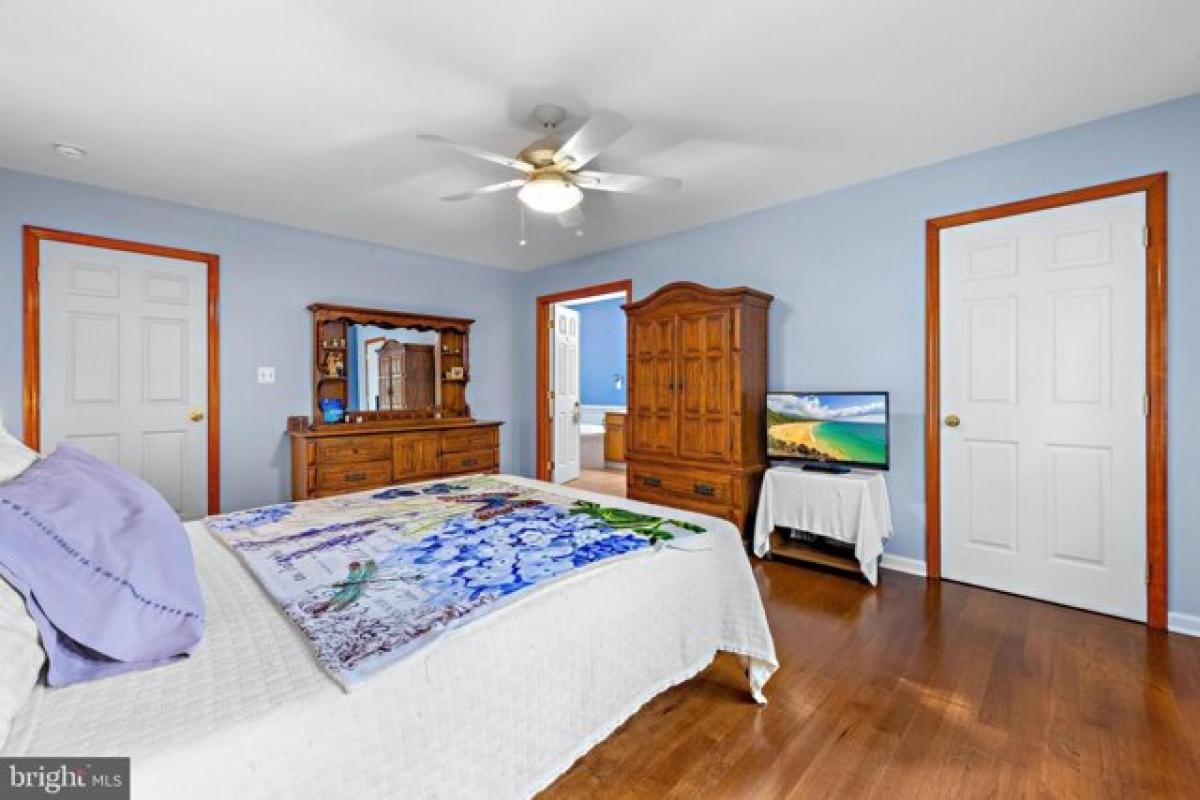 Picture of Home For Sale in Tuckerton, New Jersey, United States