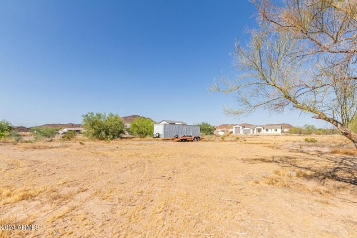 Picture of Residential Land For Sale in Surprise, Arizona, United States