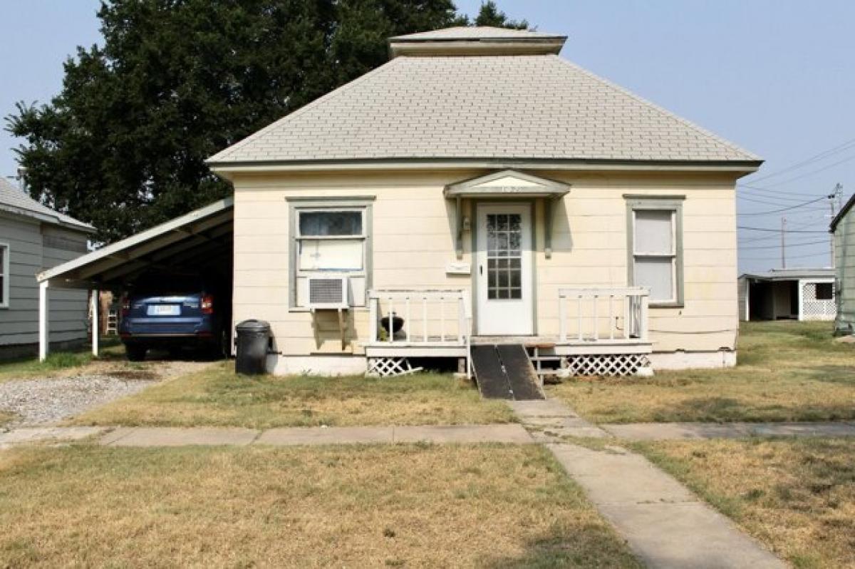 Picture of Home For Sale in Plainville, Kansas, United States