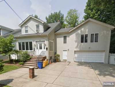 Home For Rent in Palisades Park, New Jersey