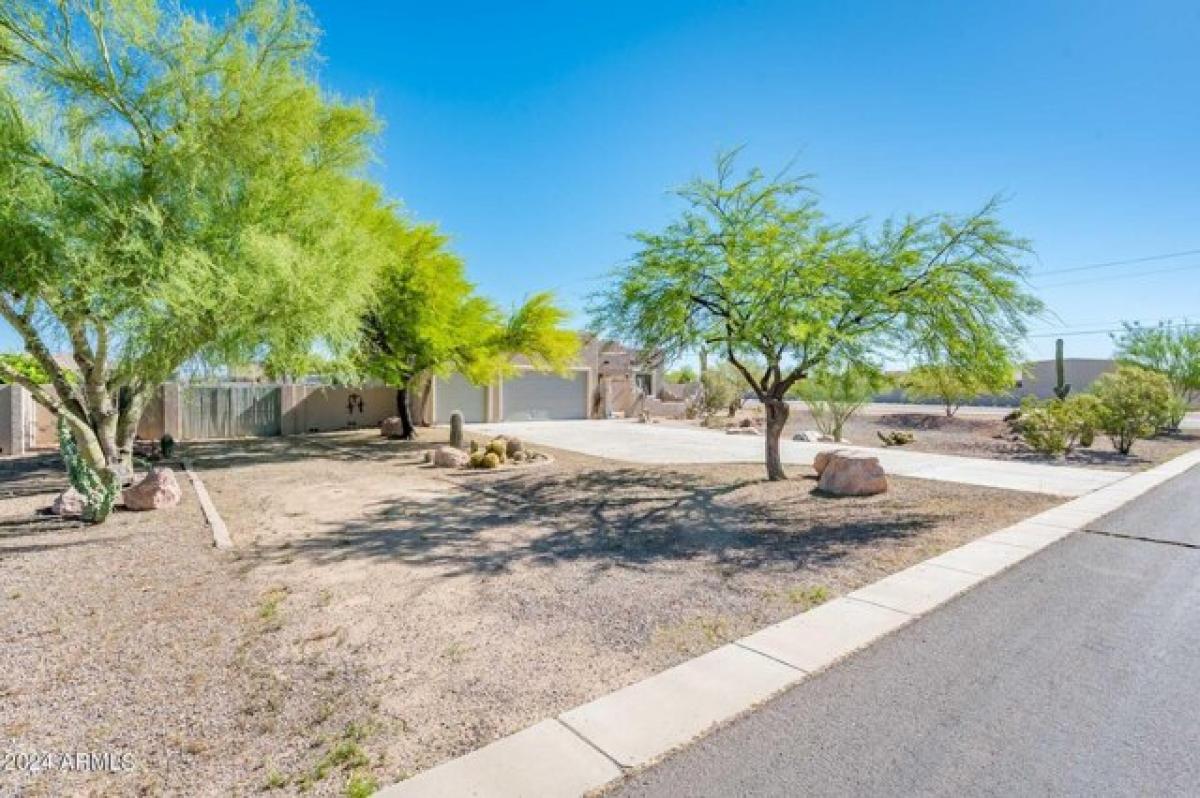 Picture of Home For Sale in Wittmann, Arizona, United States