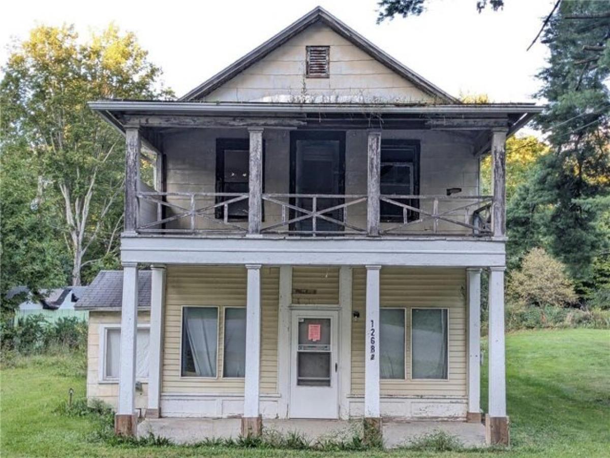 Picture of Home For Sale in Conneaut Lake, Pennsylvania, United States