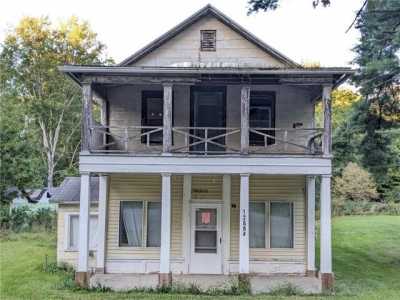 Home For Sale in Conneaut Lake, Pennsylvania