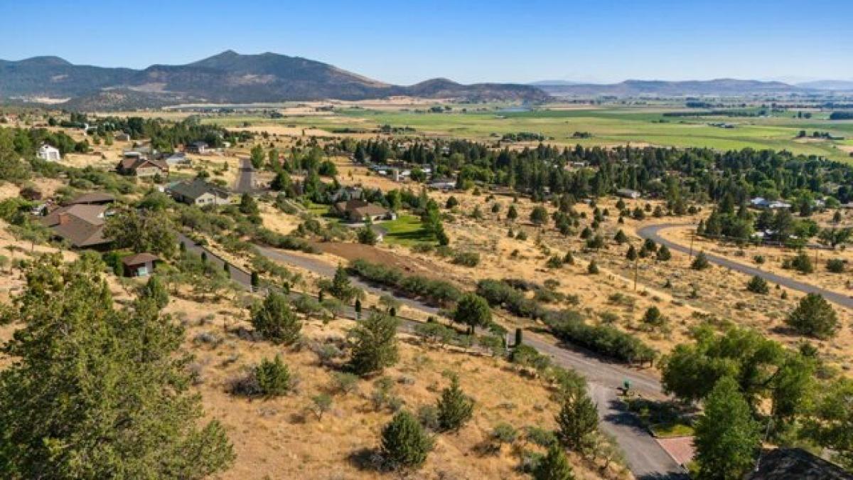 Picture of Residential Land For Sale in Klamath Falls, Oregon, United States