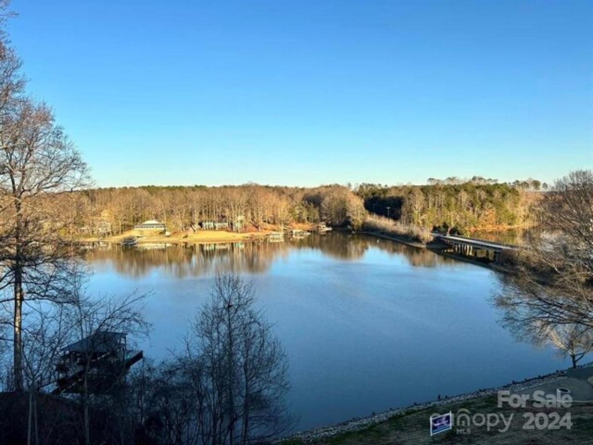 Picture of Home For Sale in Sherrills Ford, North Carolina, United States