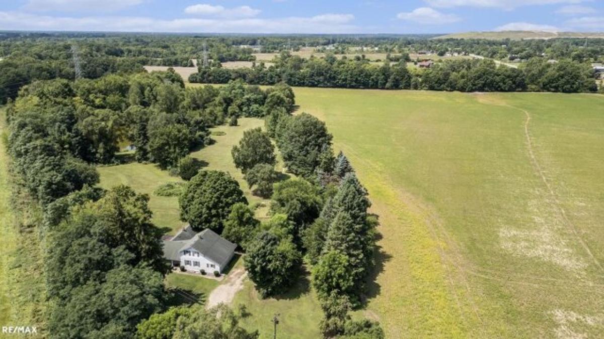 Picture of Home For Sale in Casco, Michigan, United States