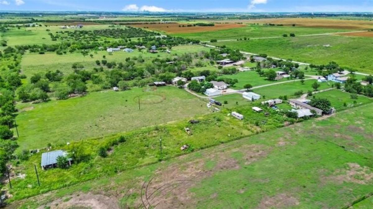 Picture of Residential Land For Sale in Del Valle, Texas, United States