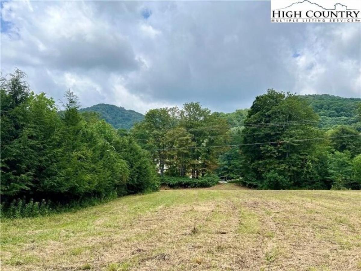 Picture of Residential Land For Sale in Newland, North Carolina, United States