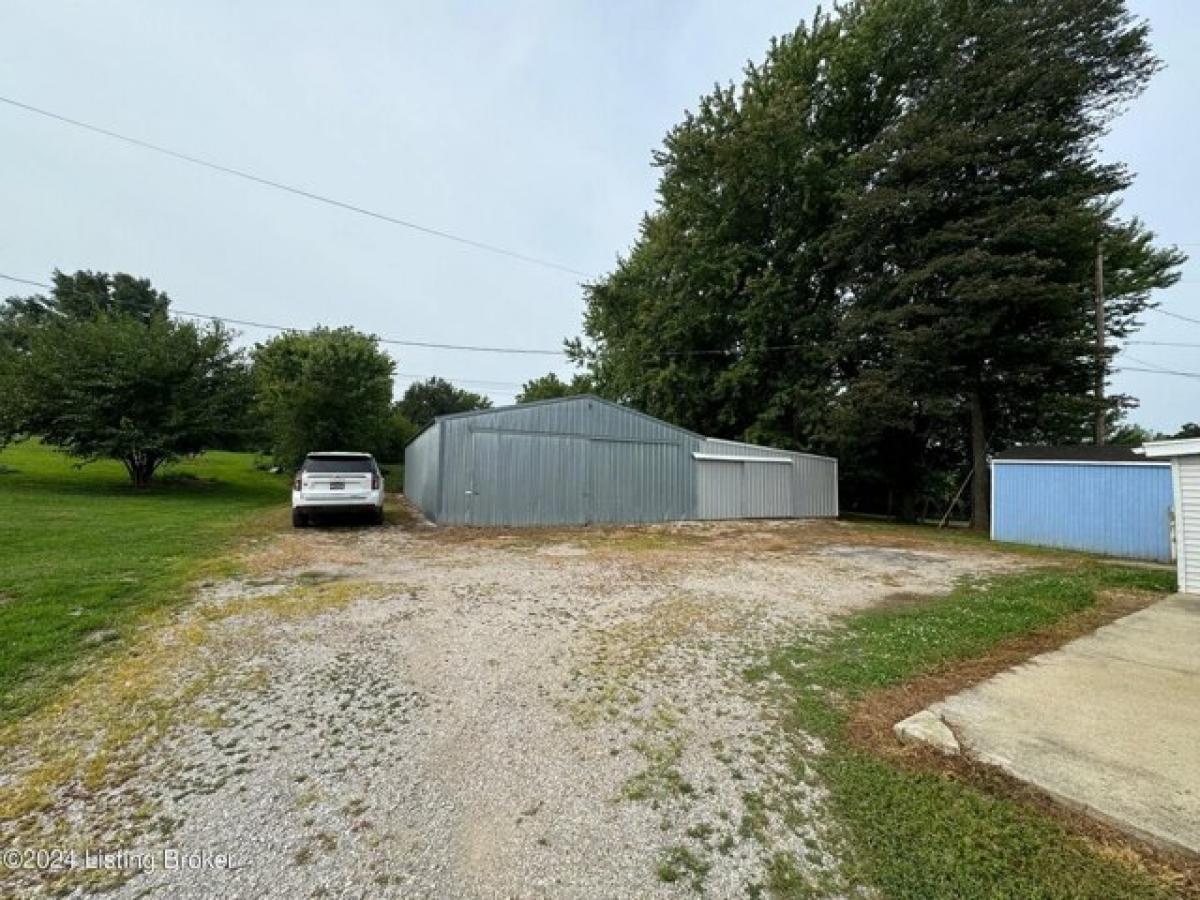 Picture of Home For Sale in Ekron, Kentucky, United States