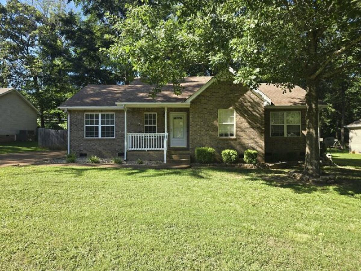 Picture of Home For Sale in Chapel Hill, Tennessee, United States