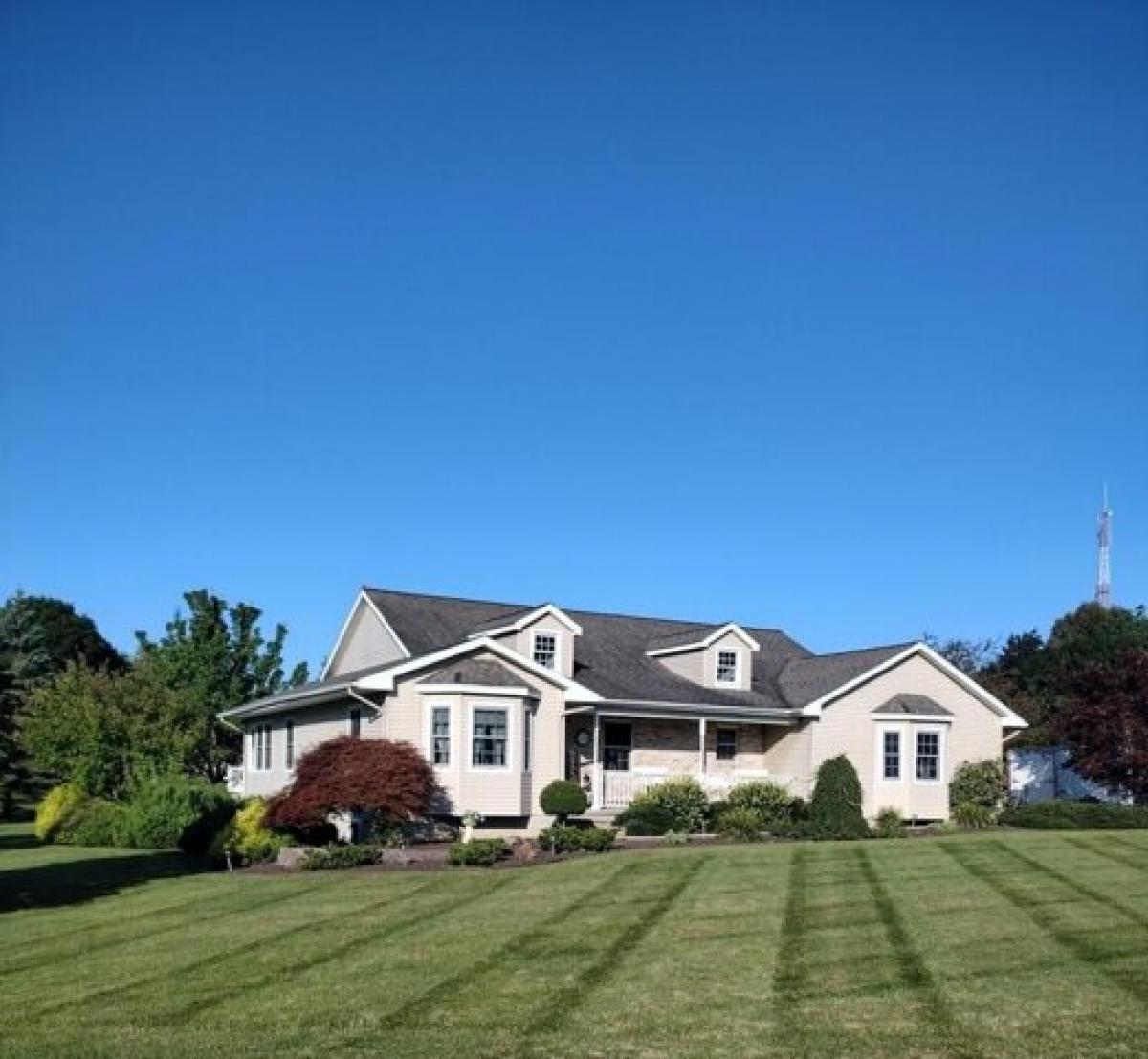 Picture of Home For Sale in Caro, Michigan, United States